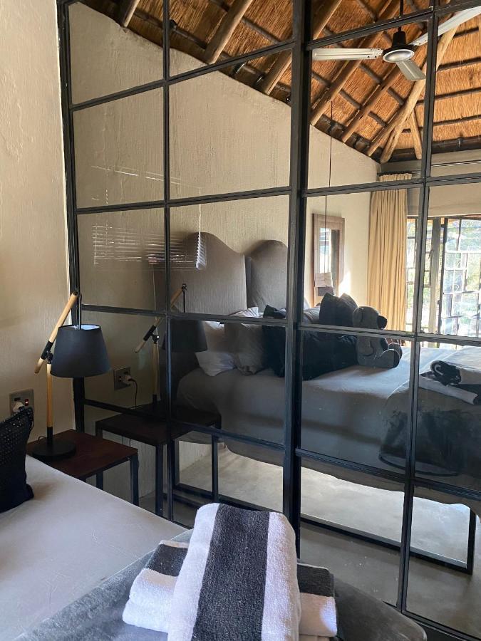 Four20 Bespoke Hotel Johannesburg Bagian luar foto