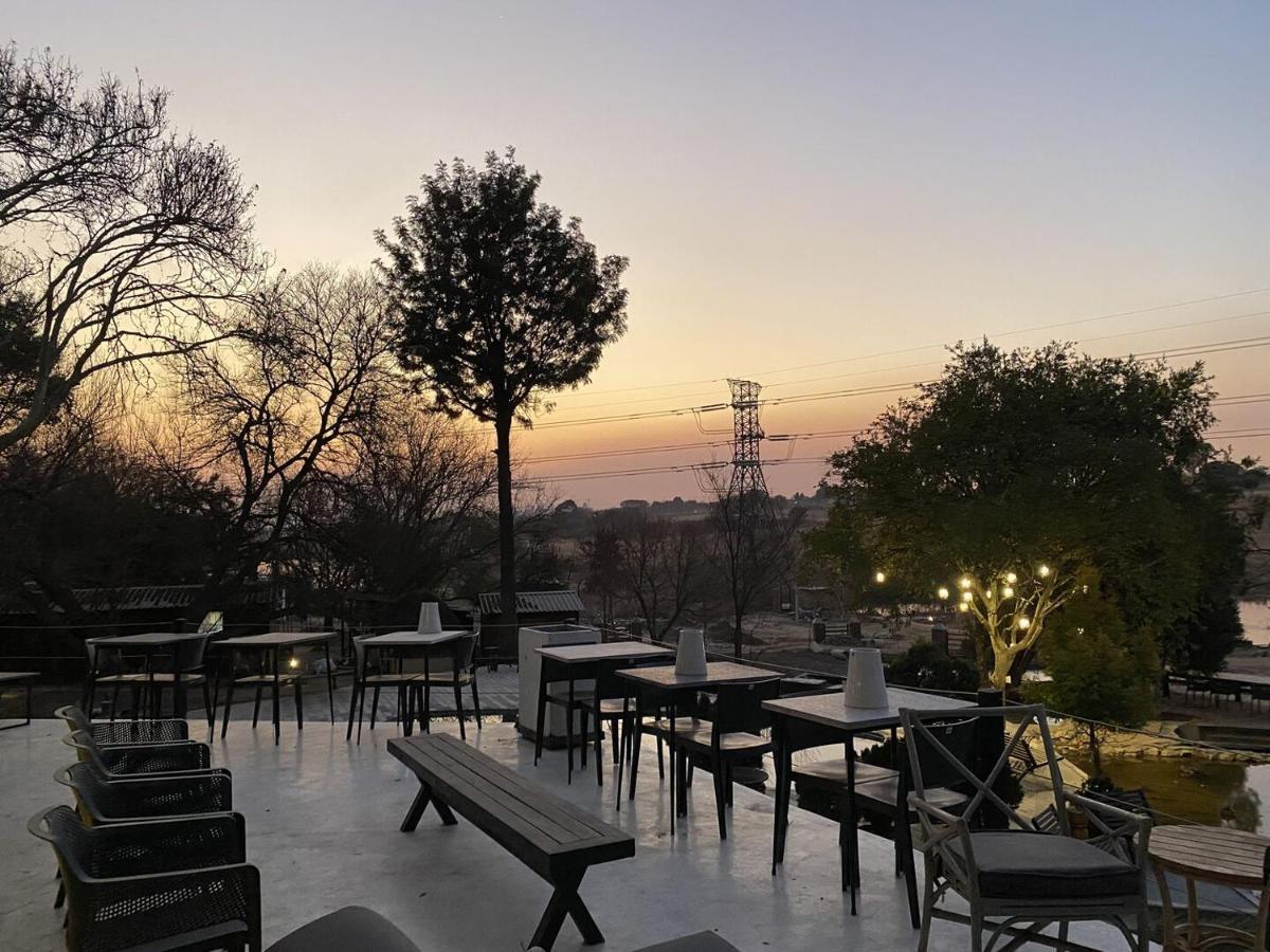 Four20 Bespoke Hotel Johannesburg Bagian luar foto