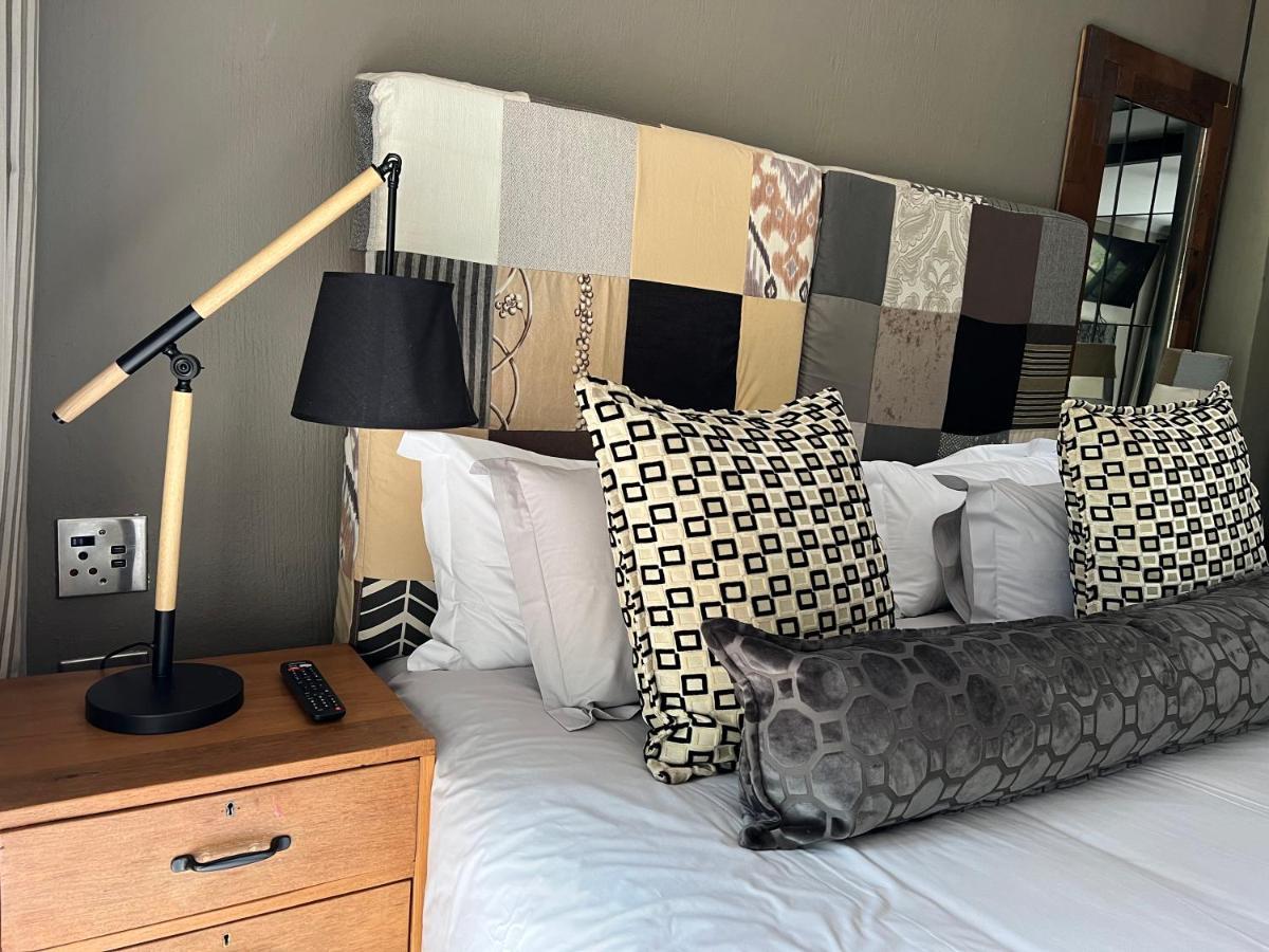 Four20 Bespoke Hotel Johannesburg Bagian luar foto